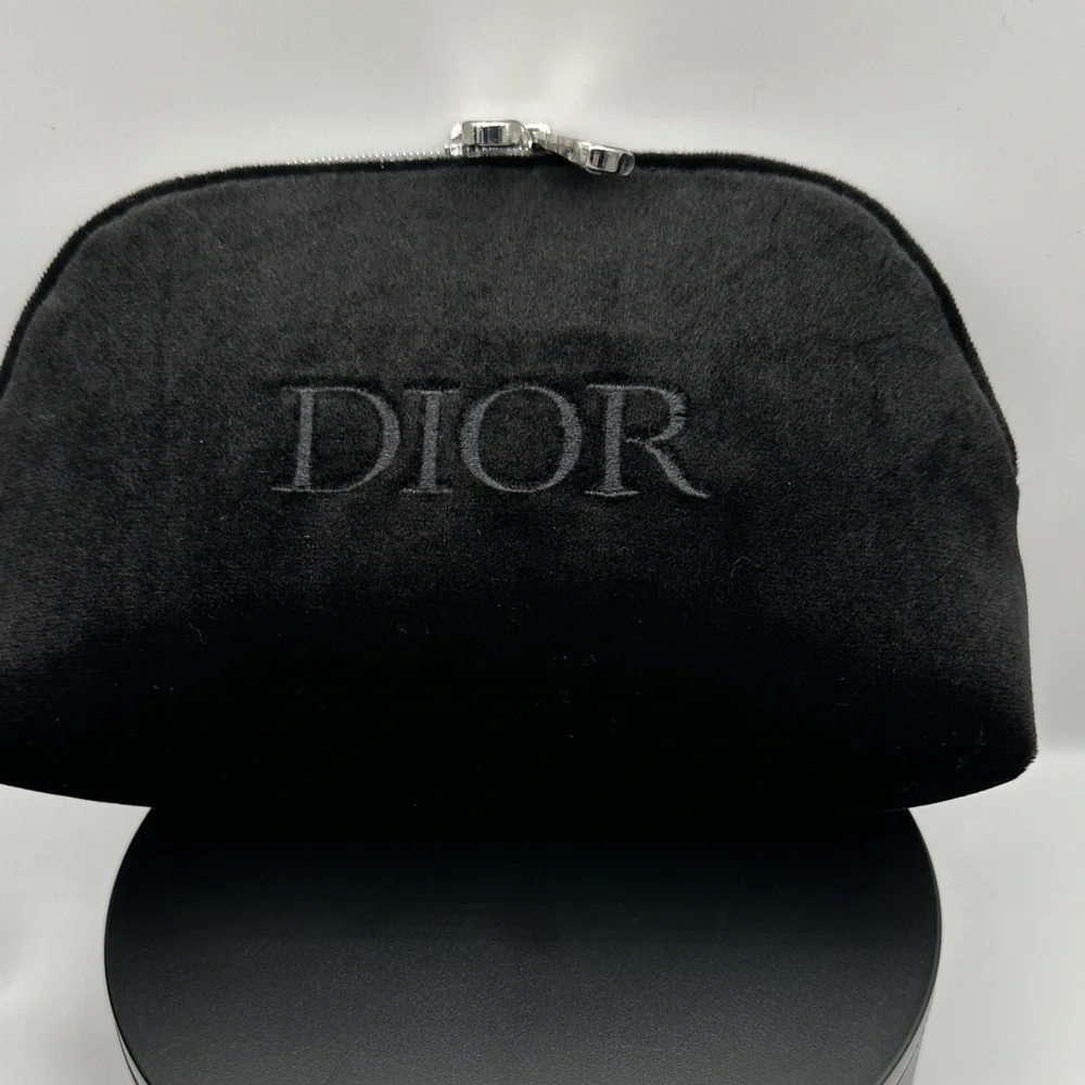 Dior Black Velvet Pouch with J’adore EDP, lip glow and Capture. ALL NEW - Picture 8 of 10